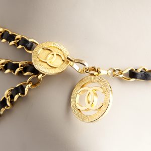 Vintage Chanel gold chain & black leather belt - Image 3