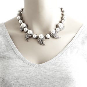 Oscar de la Renta silver pearled necklace - Image 5
