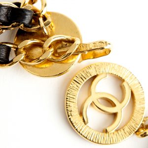 Vintage Chanel gold chain & black leather belt - Image 9