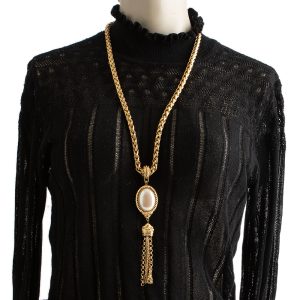 Givenchy Tassel Pearl necklace - Image 5