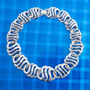 Givenchy Wireh necklace - Image 3