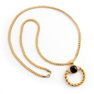 Givenchy Pent necklace