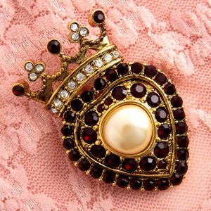 Kenneth Jay Lane Crown brooch - Image 4