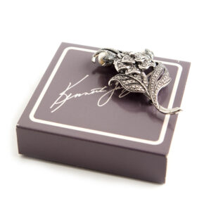 Kenneth Jay Lane Flower brooch - Image 3